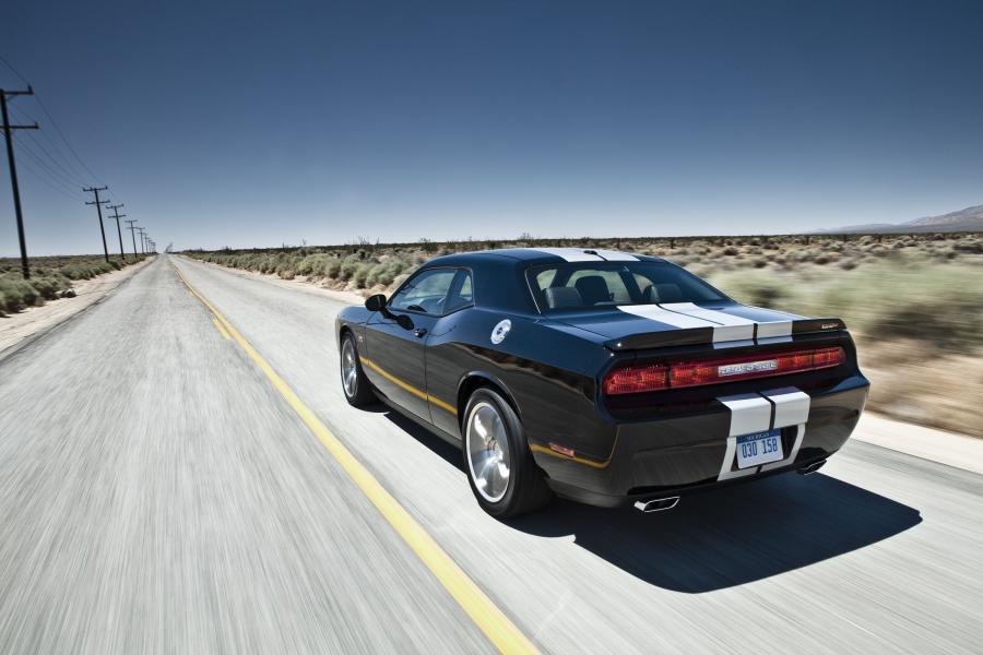  Dodge Challenger SRT8 392 2012 года  (фото 8 из 40)